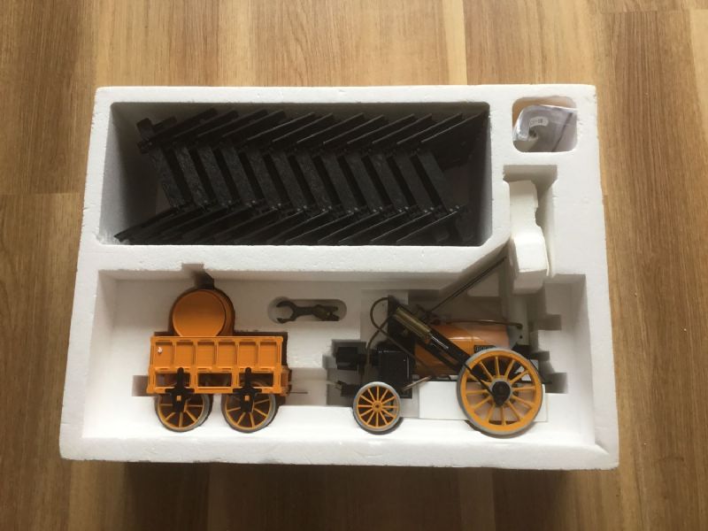G104 LIVE STEAM  HORNBY ROCKET  LOCO